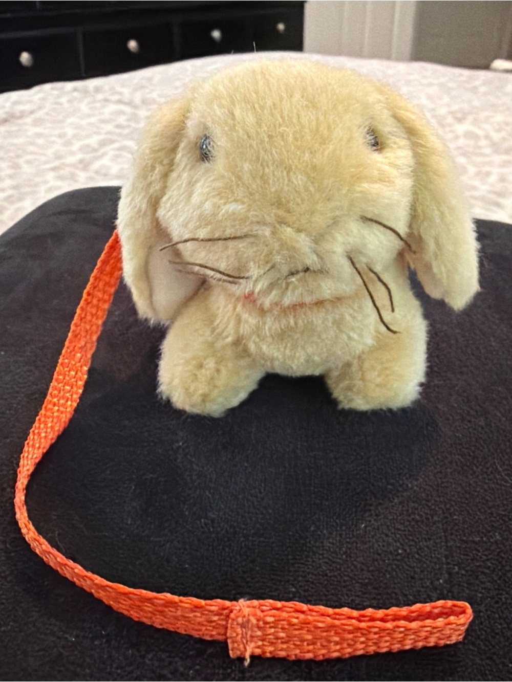 AMERICAN GIRL DOLL LANIE'S TAN PET BUNNY RABBIT LULU ON LEASH